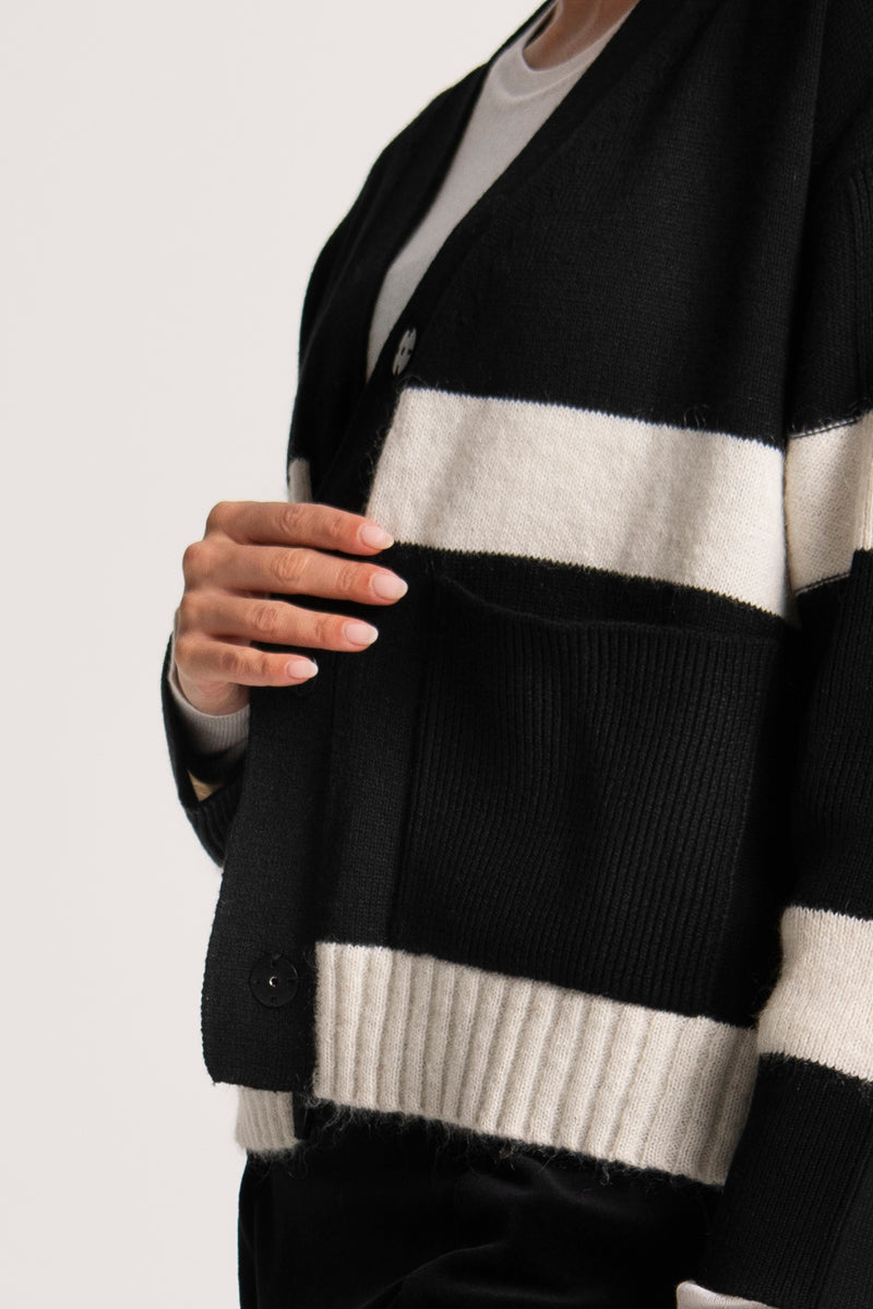 Mohair Wool Blend V.Neck Colour Blocked Cardigan Ecuardor Blk/Chalk