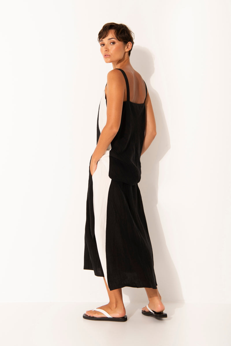 Linen Blend Deep V.Neck Singlet Patmos Blk/Wht