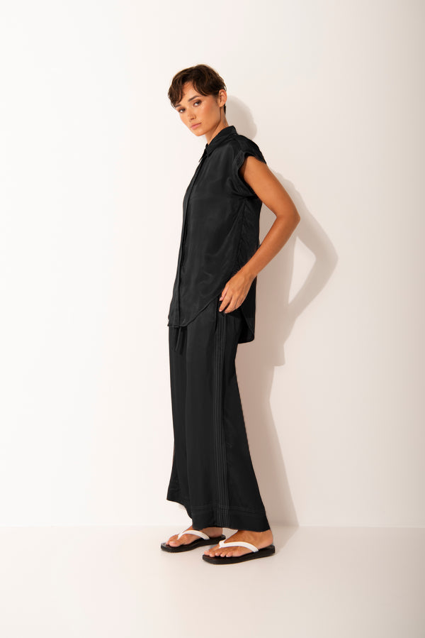 Twill Viscose Curved Hem Cap Sleeve Shirt Levanzo Black